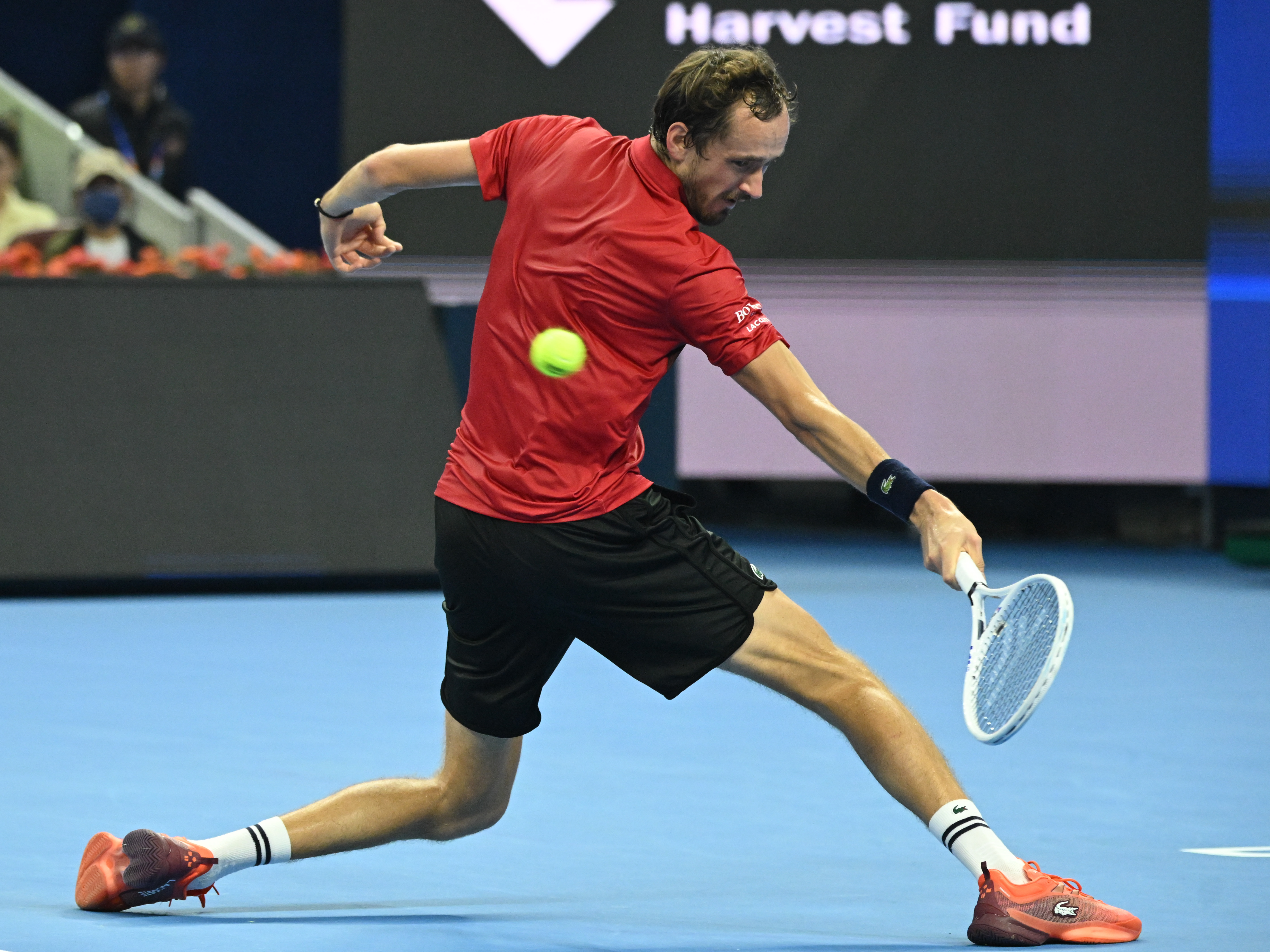 法国网球队强势英国网球队,梅德韦杰夫制霸全场 法国网球队强势英国网球队,梅德韦杰夫制霸全场