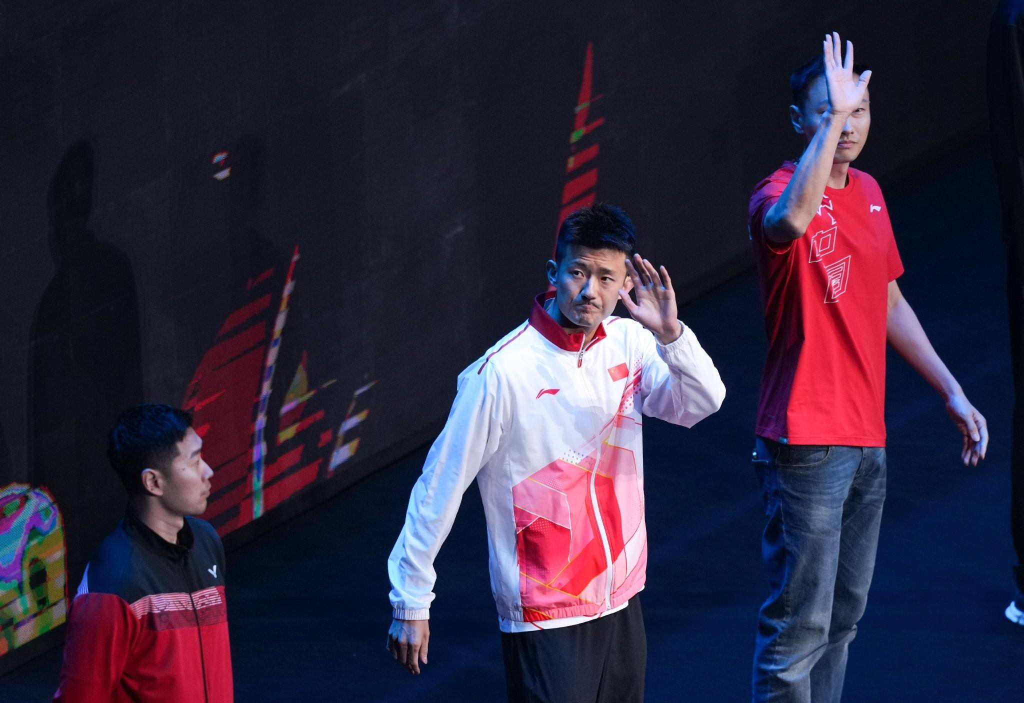 开云体育在线-泰国羽毛球队险胜中国羽毛球队，谌龙完成帽子戏法