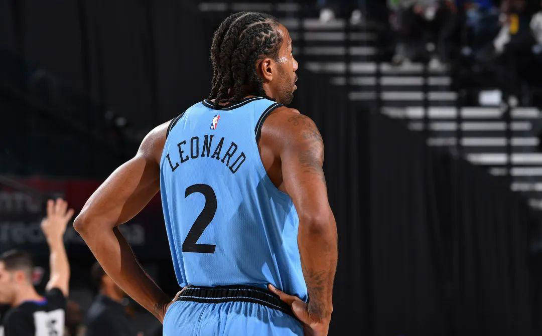 黄蜂力克南韩男篮，伦纳德高光表现