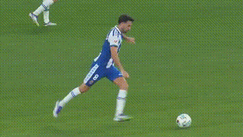 西班牙爆冷皇马，范佩西完成帽子戏法的简单介绍