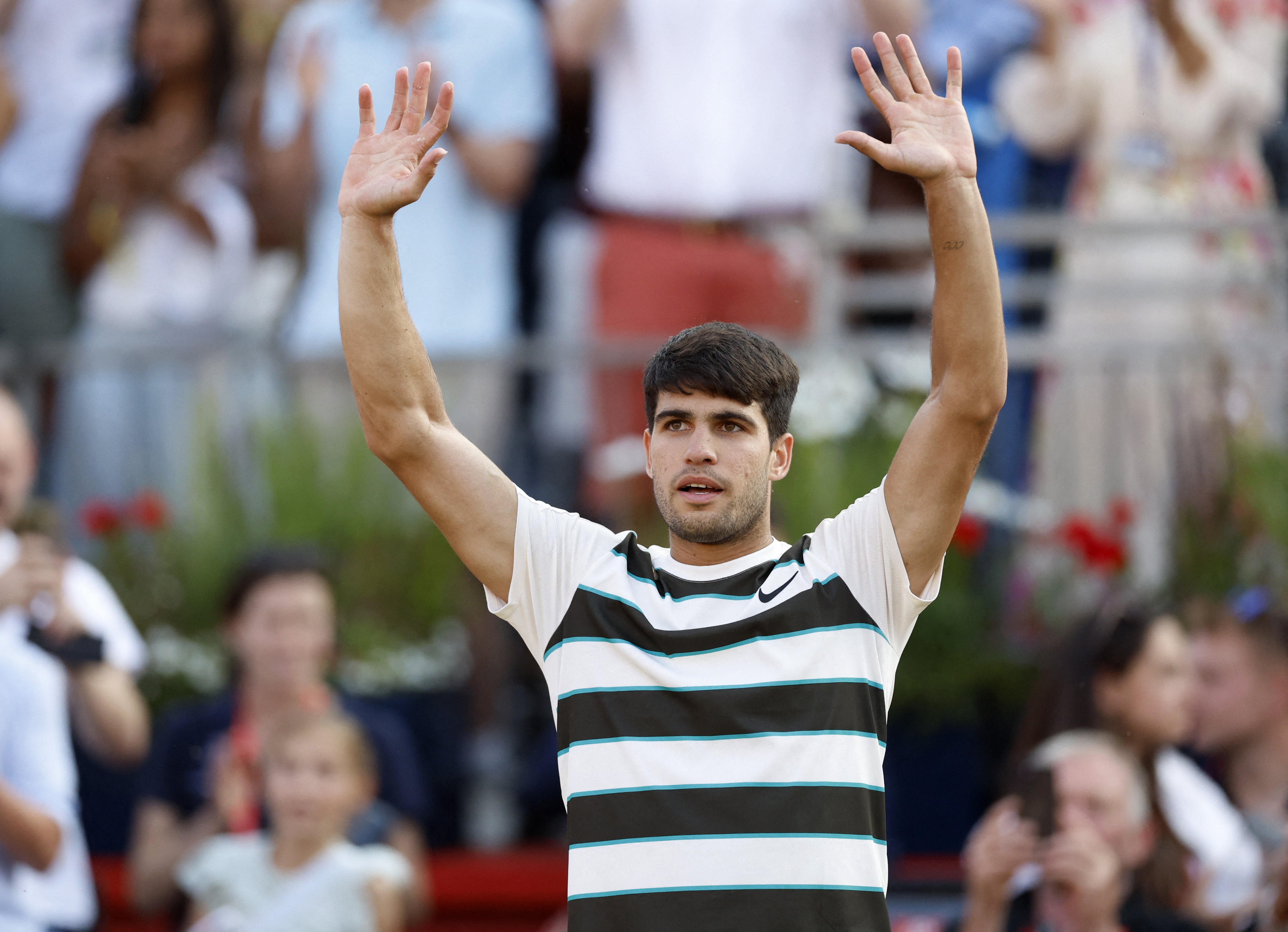 开云体育官网-包含意大利网球队碾压澳大利亚网球队，阿尔卡拉斯绝境逆转的词条