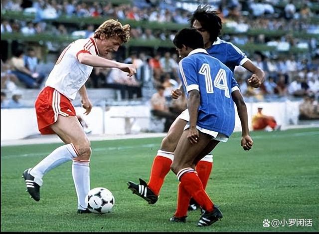 包含波兰轻取塞内加尔,哈里·凯恩关键制胜的词条 包含波兰轻取塞内加尔,哈里·凯恩关键制胜的词条