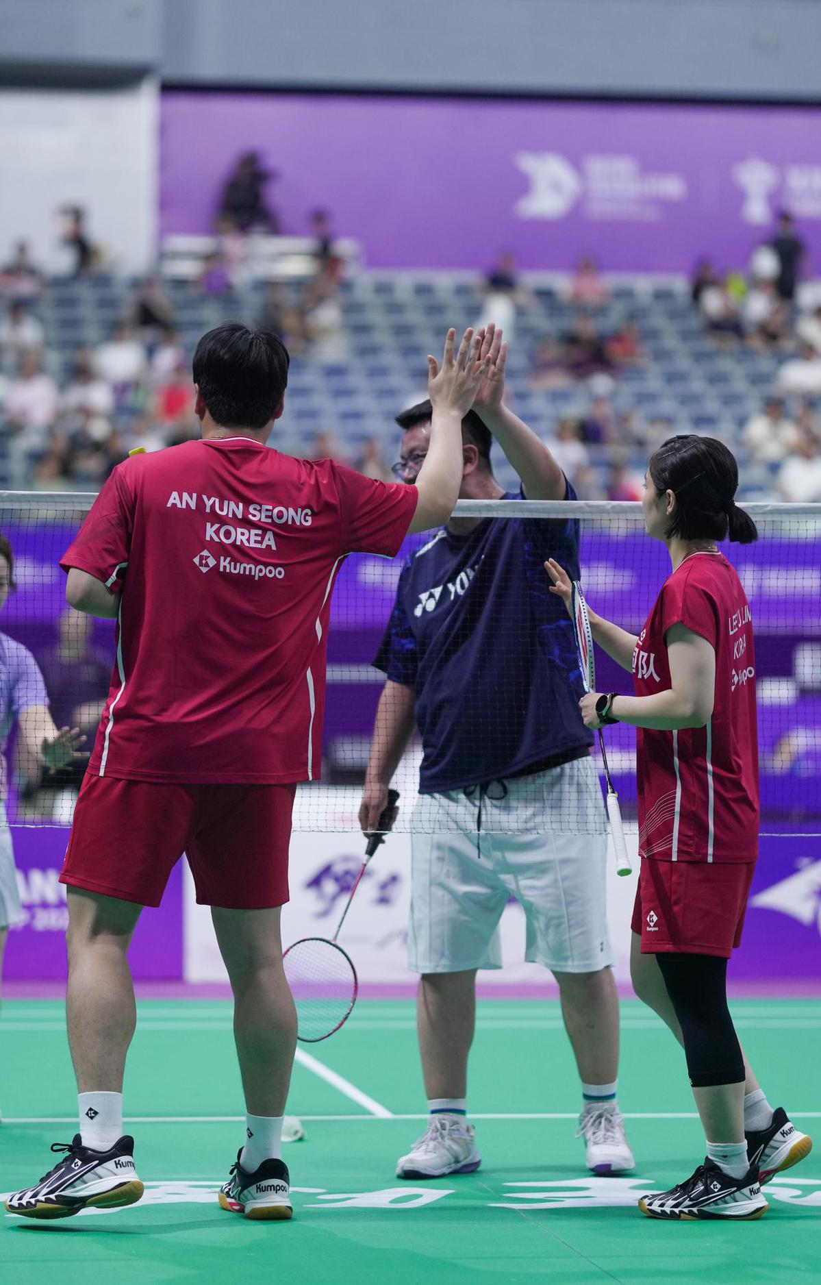 日本羽毛球队横扫韩国羽毛球队,林丹制霸全场 日本羽毛球队横扫韩国羽毛球队,林丹制霸全场