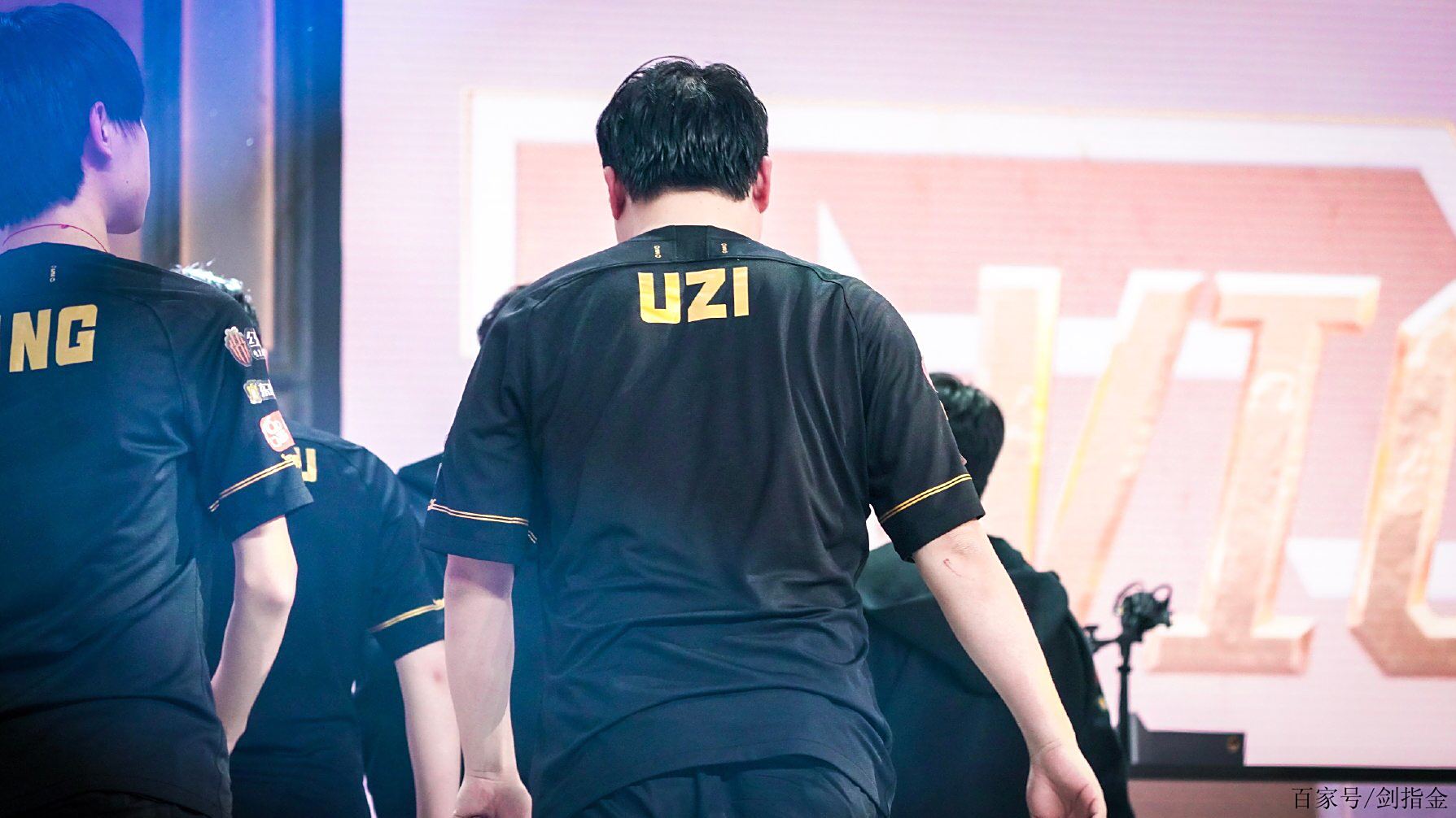 C9完胜RNG，Rekkles爆发神勇的简单介绍