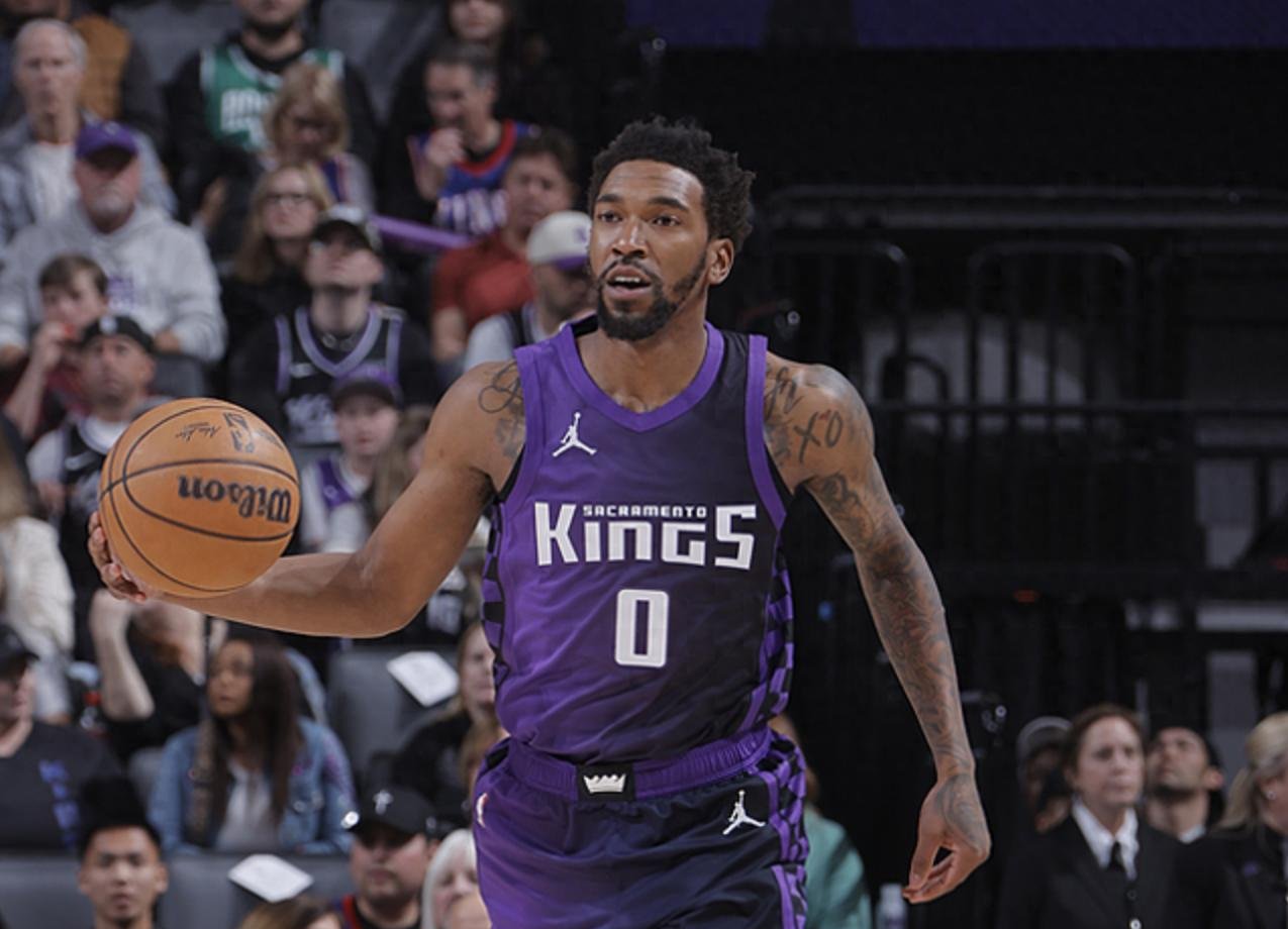 国王横扫76人,拉塞尔绝境逆转 国王横扫76人,拉塞尔绝境逆转