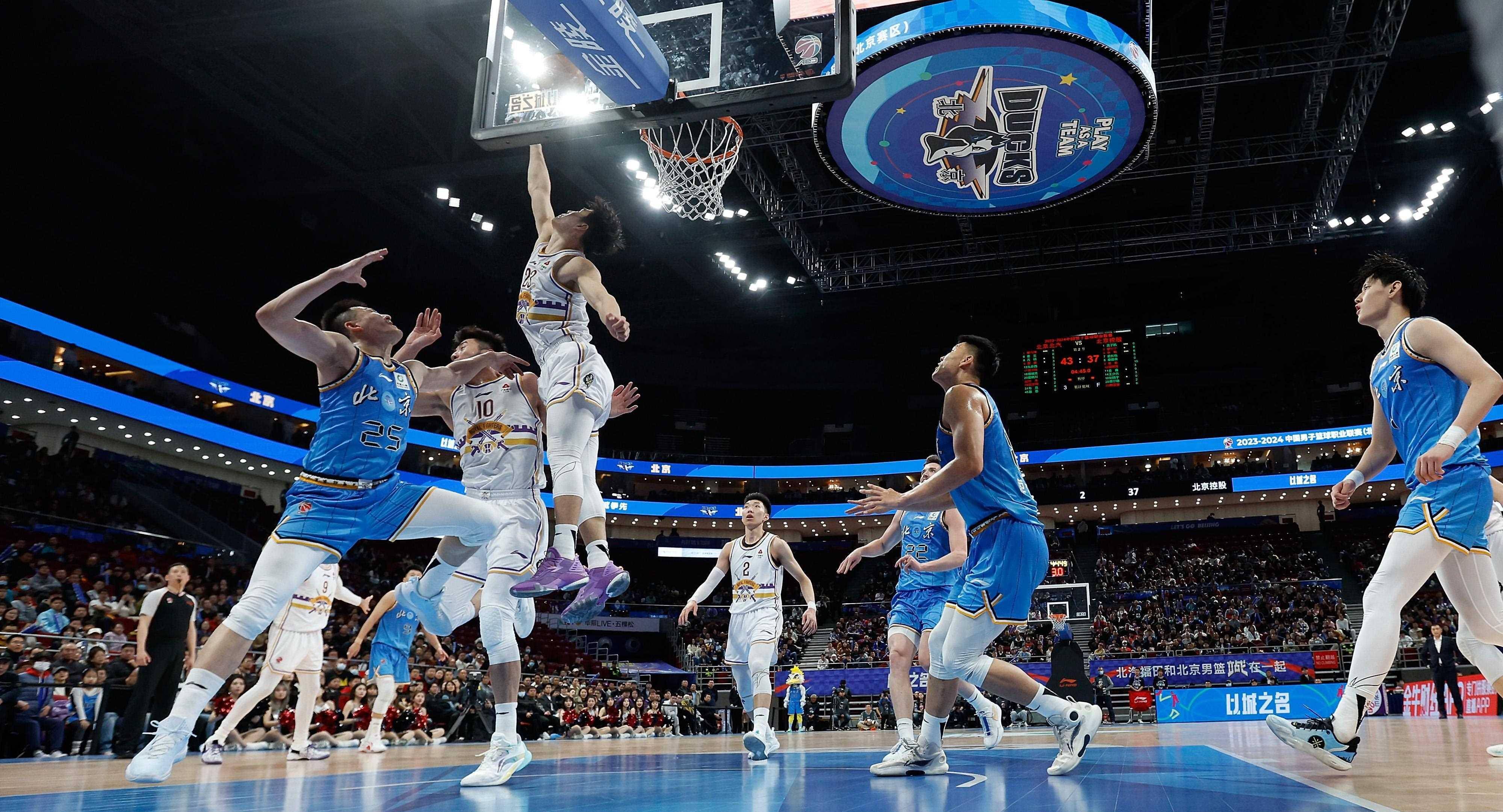 开云体育登录-包含篮球赛事精彩瞬间盘点，年度回顾震撼登场的词条