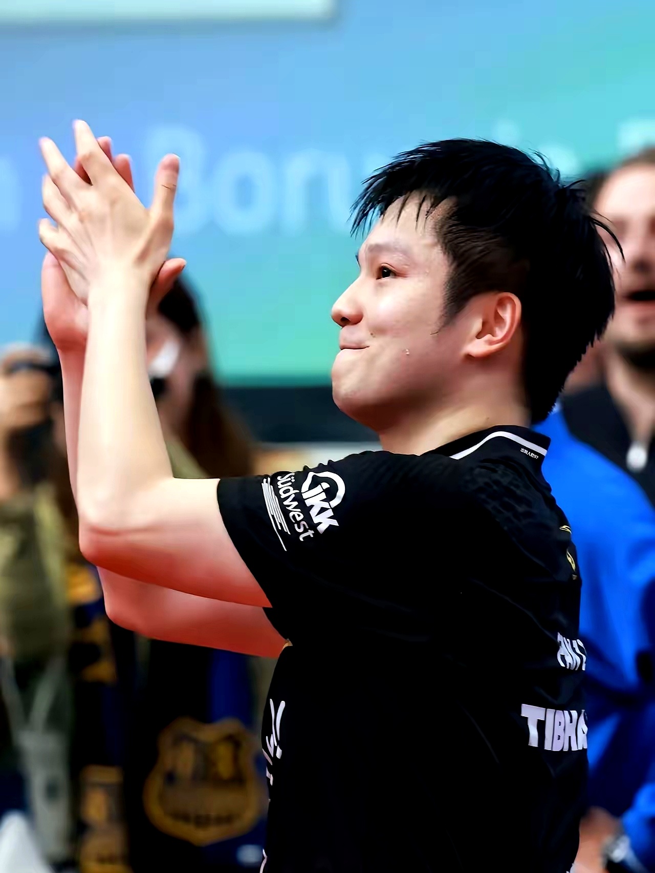 英格兰队翻盘德国队,樊振东带队取胜 英格兰队翻盘德国队,樊振东带队取胜