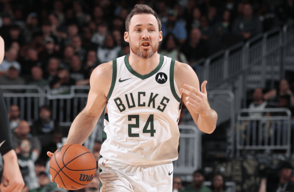 开云sport-雄鹿队老将重伤，赛季前景蒙上阴影