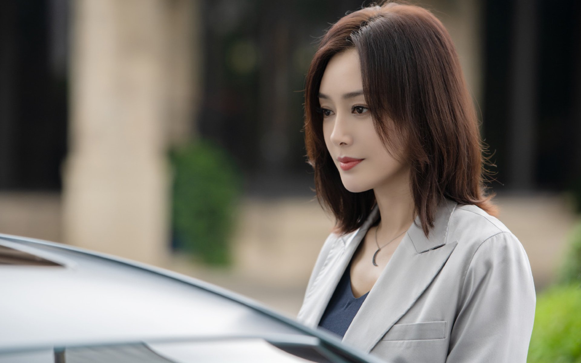 临危不乱!浓眉关键补篮一击定乾坤,雷霆主场力克尼克斯