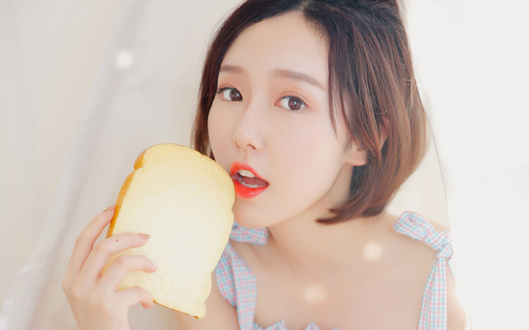 当凤凰城的火焰点燃珠江,德文·布克献给世界的跨洋篮球教学