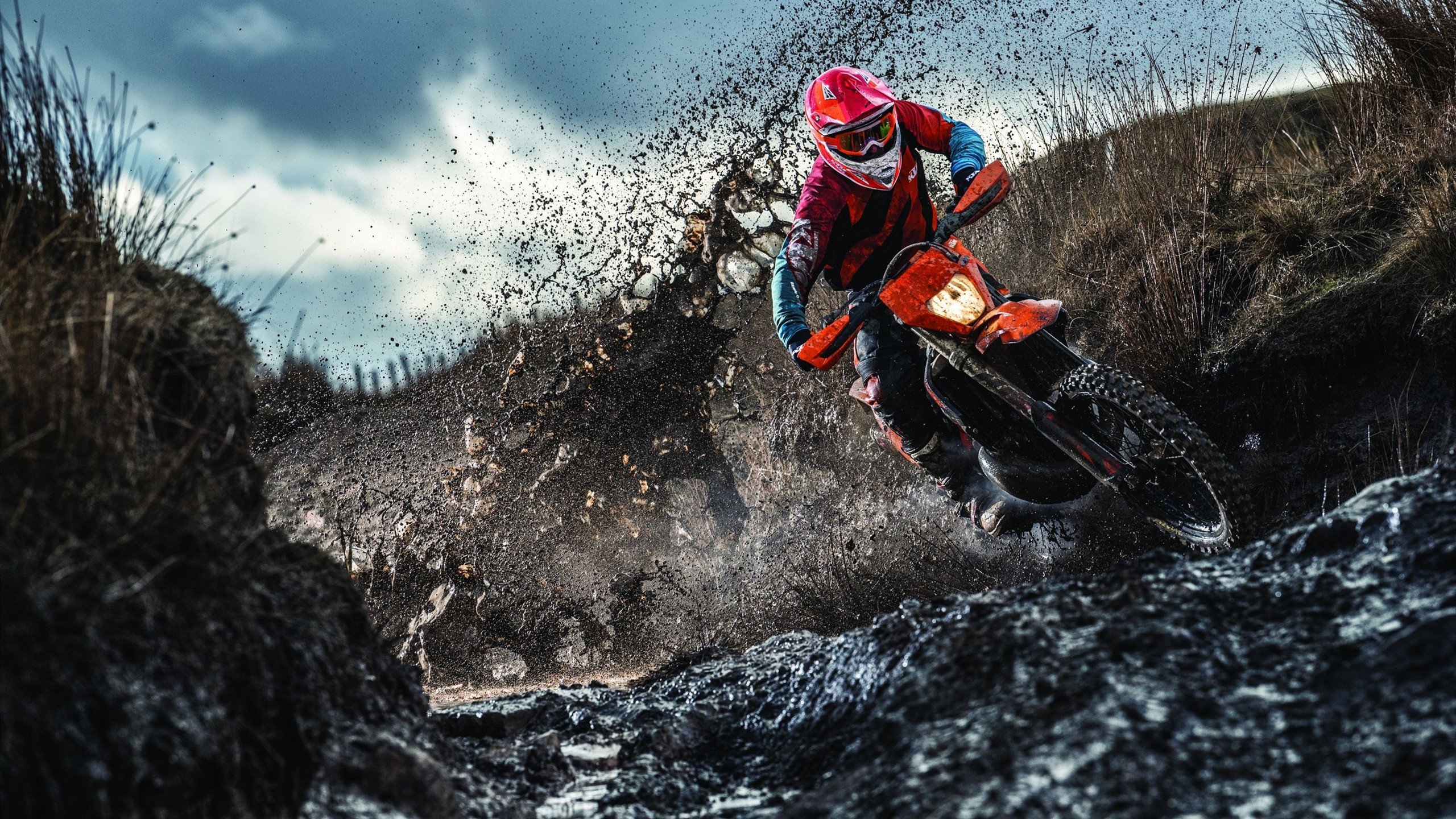 世纪复仇+压哨绝杀！西班牙生死战戏剧性封神，这一夜永远改变了足球历史