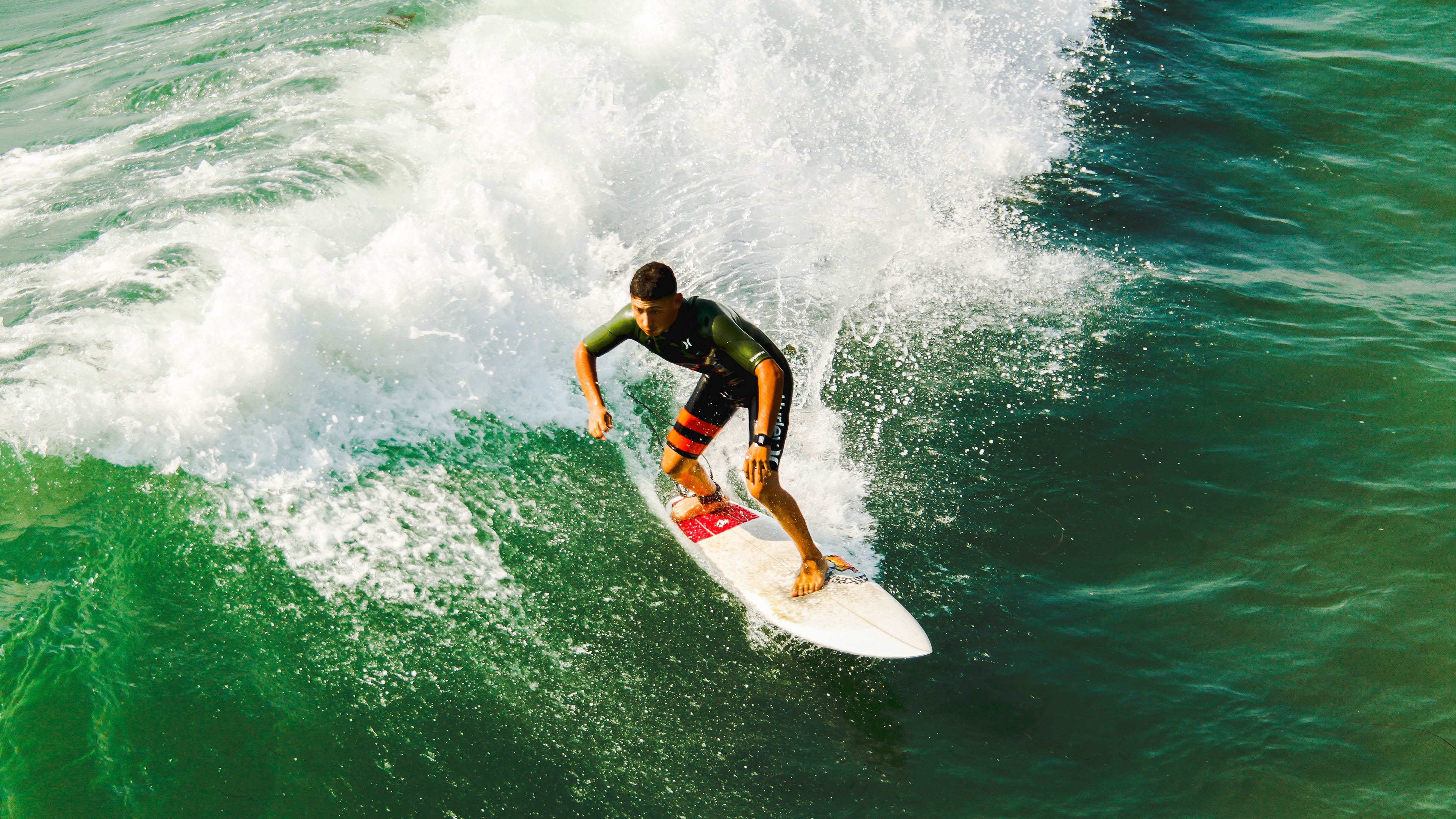 乔治一手掌控，公牛对阵太阳的比赛走势