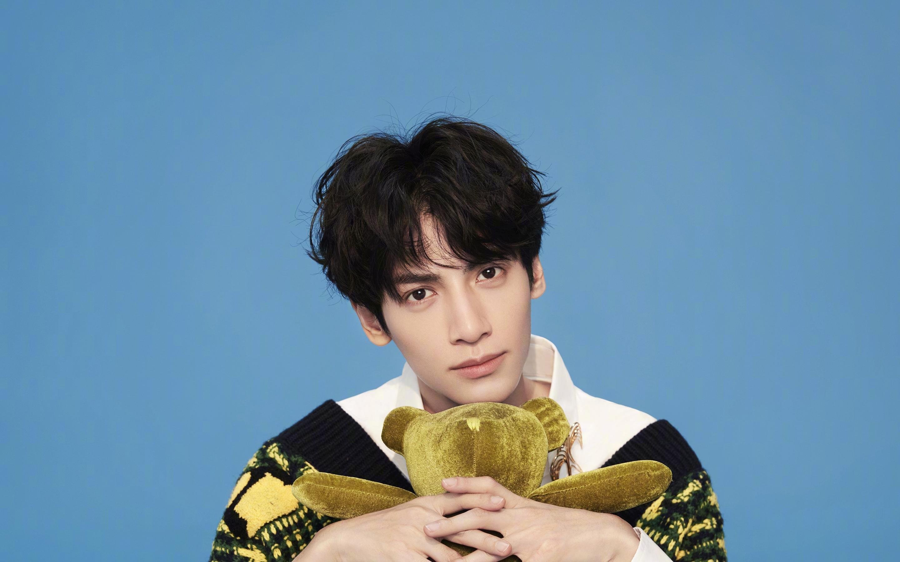 当足球智慧降维打击赛道，李刚仁用哥伦比亚式一波流接管F1揭幕战