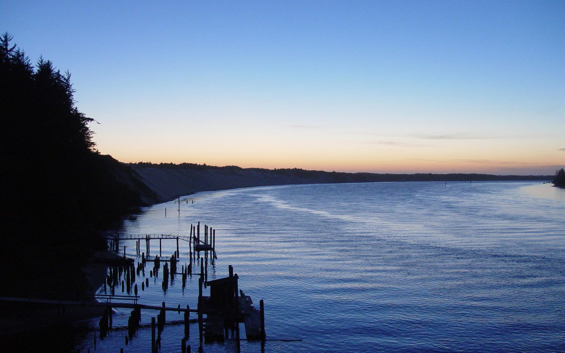 开云体育app-历史镌刻的名字，美加墨之夜，奥亚尔萨瓦尔惊天一射，点燃世界