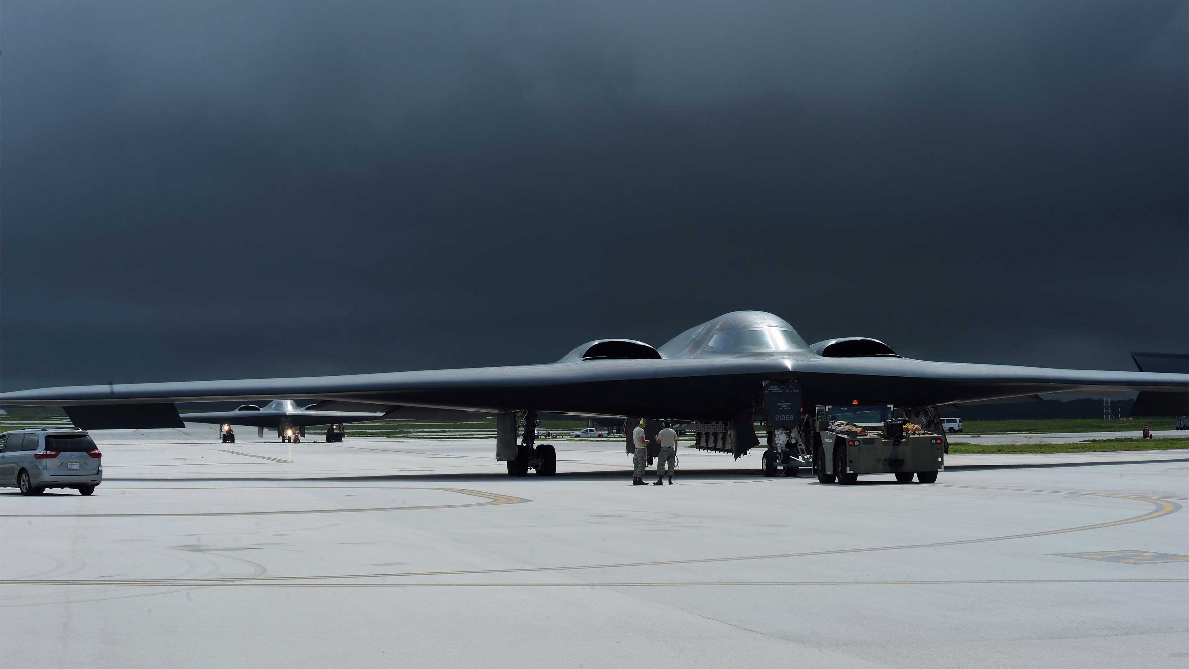 F1终章，福登的防守艺术，如何用围场策略锁死冠军悬念