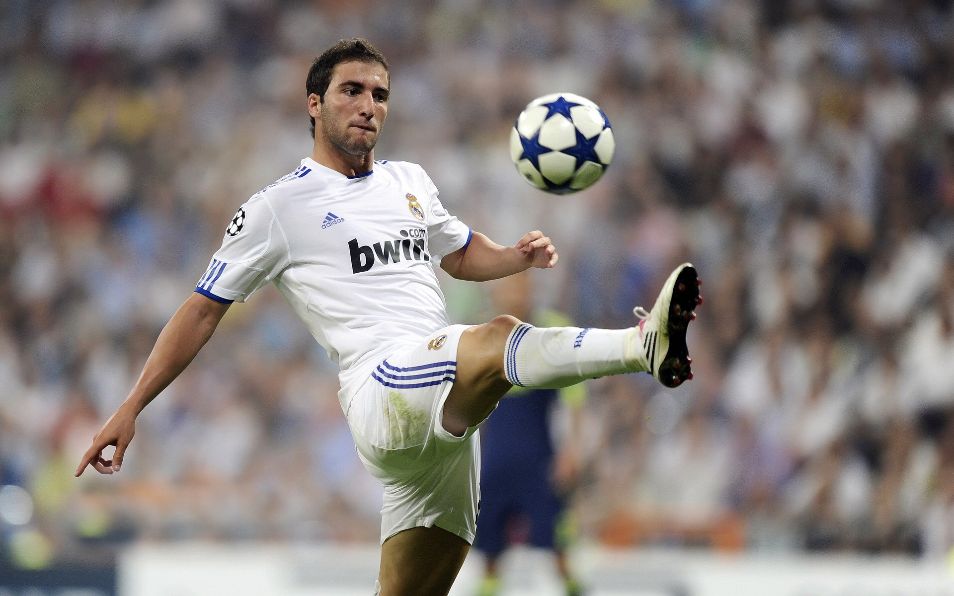 数据风暴中的唯一转折，当北京队狂胜爵士，詹姆斯成为跨维度关键先生